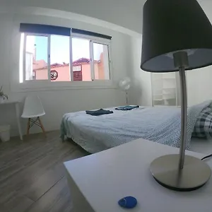  Pensión With Private Bathroom - Out Of Blue